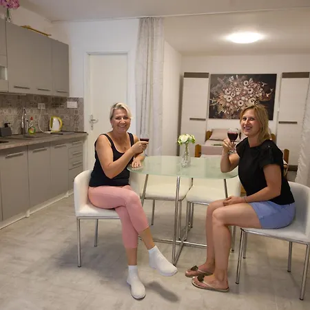 Suzi Number 2 아파트 *